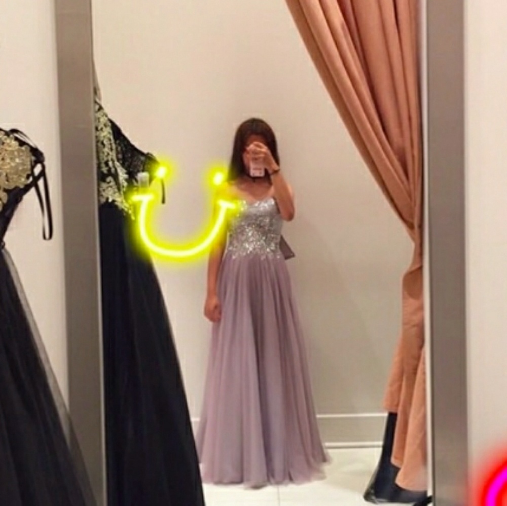 PROM DRESS - Picture 4 of 4